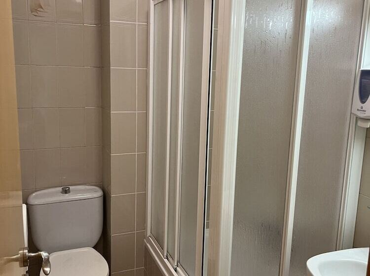 膳宿费 Hostal La Vila