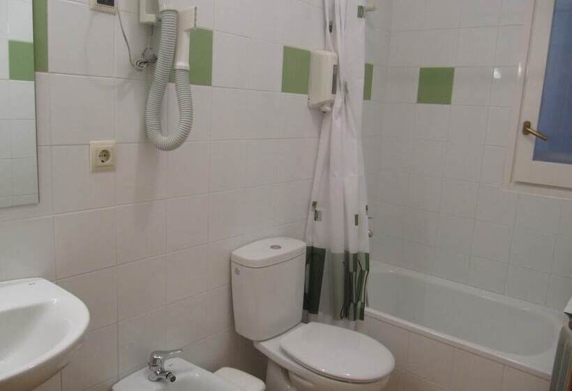 膳宿费 Hostal La Vila