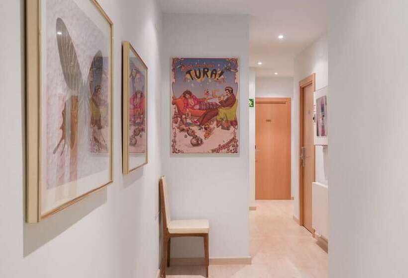 膳宿费 Hostal La Vila