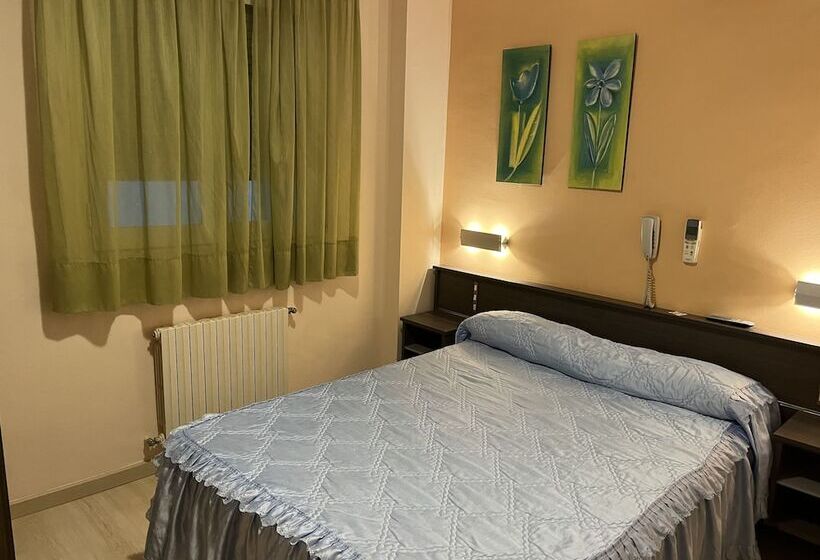 膳宿费 Hostal La Vila