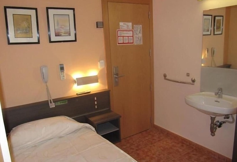 膳宿费 Hostal La Vila