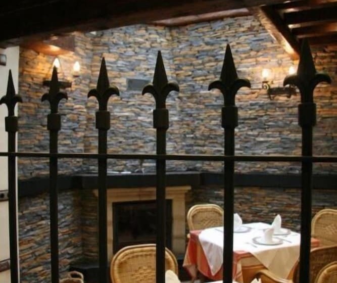 ペンション Hostal Torre De Guzmán