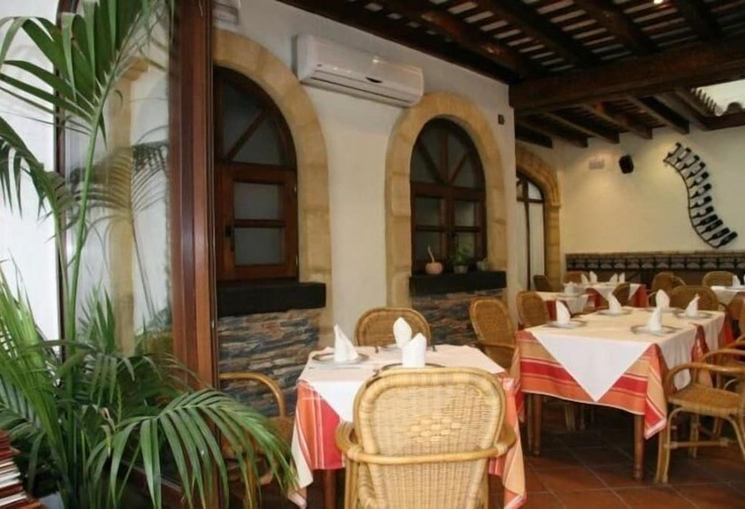 ペンション Hostal Torre De Guzmán