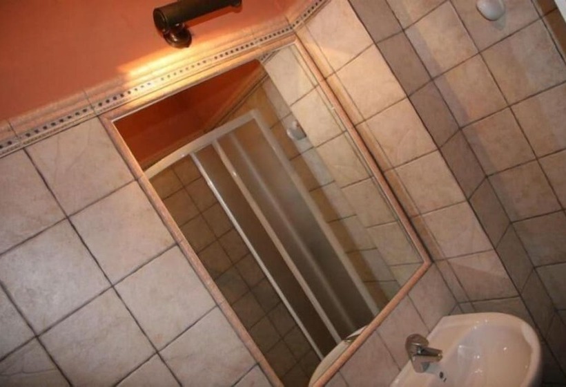 ペンション Hostal Torre De Guzmán