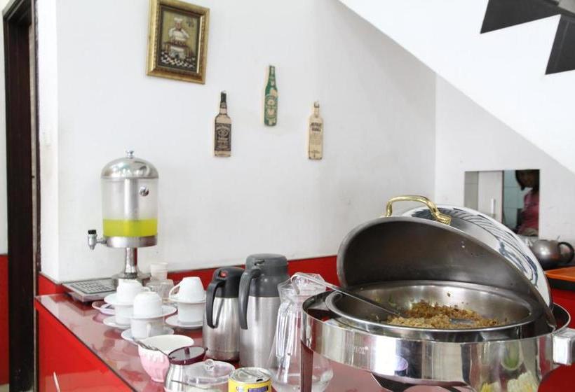 פנסיון Istanaku