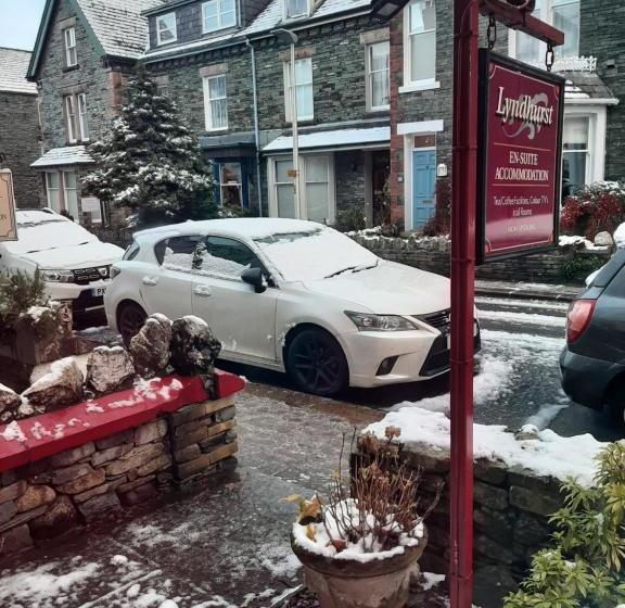 Пансион Lyndhurst