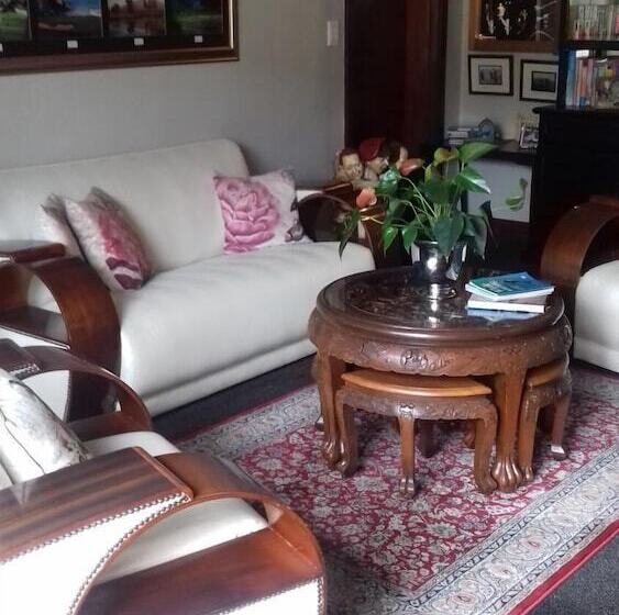 펜션 Mulligans Guest Lodge