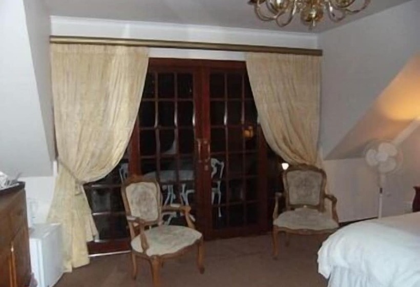 펜션 Mulligans Guest Lodge