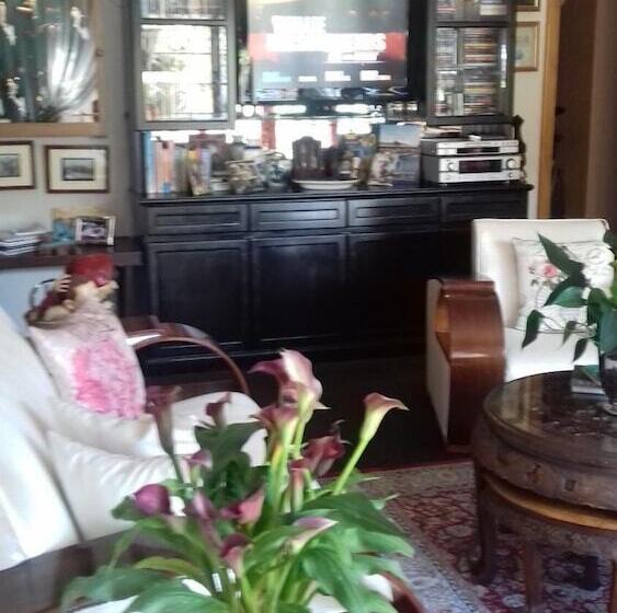 펜션 Mulligans Guest Lodge