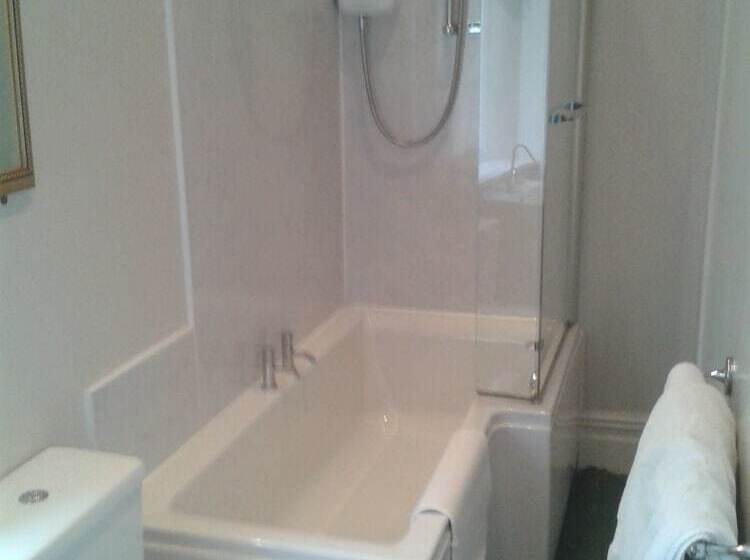 بنسيون Oakfield Lodge Guest House Stockport