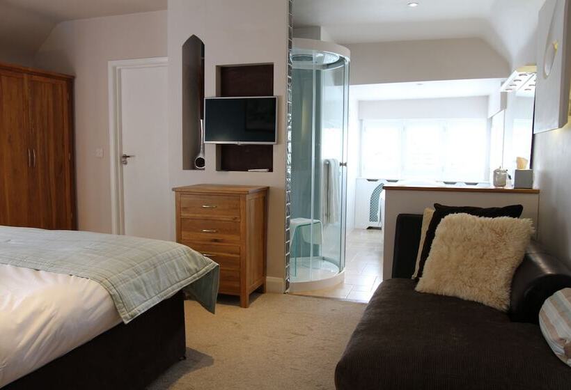 ペンション The Salty Monk Bed & Breakfast