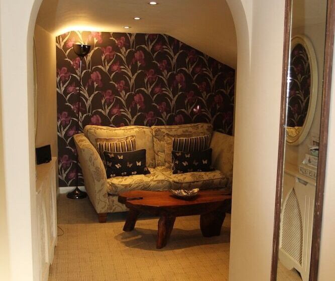 ペンション The Salty Monk Bed & Breakfast