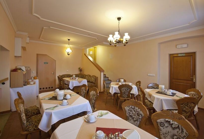 פנסיון Villa Rosa