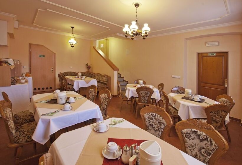 פנסיון Villa Rosa