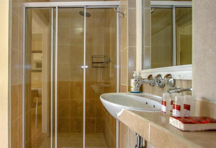 膳宿费 Virginia Forest Lodge