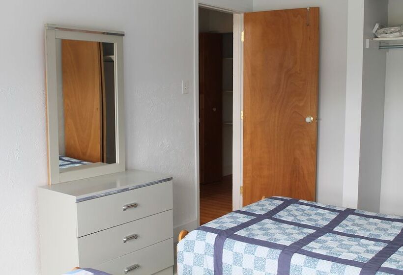 הוסטל Auberge La Petite école De Forillon