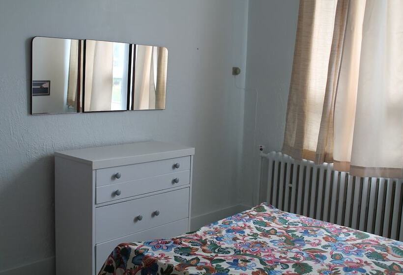 فندق صغير Auberge La Petite école De Forillon