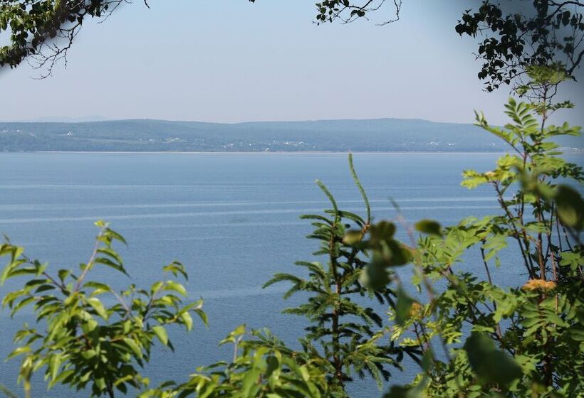 הוסטל Auberge La Petite école De Forillon