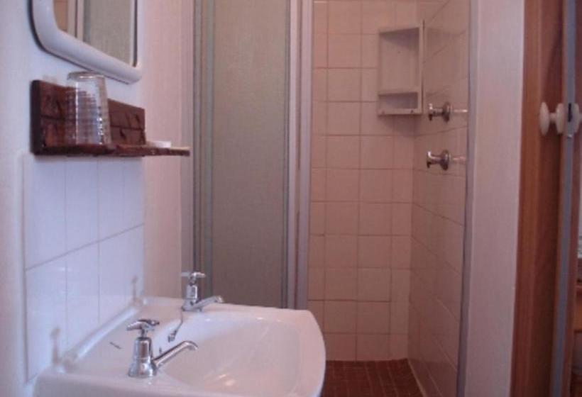 هاستل Bay Cove Inn