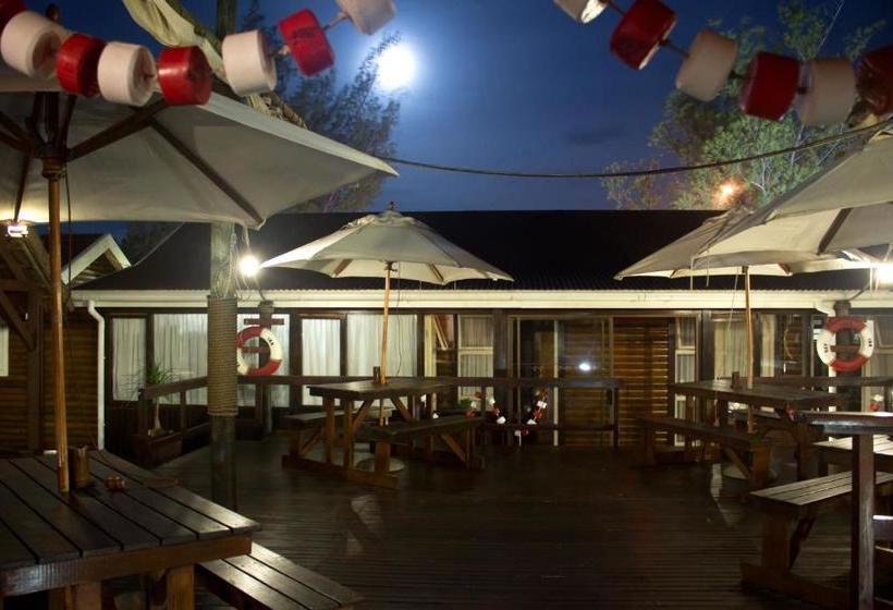 هاستل Bay Cove Inn