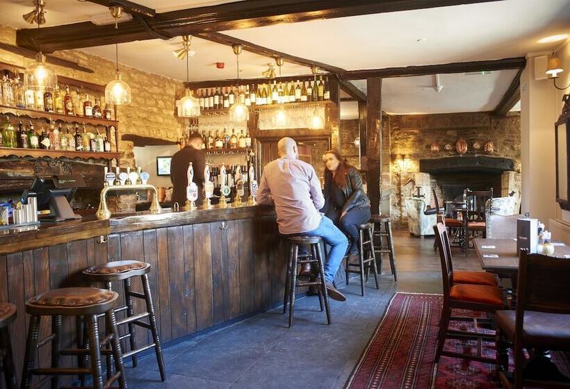 旅馆 Bear And Ragged Staff