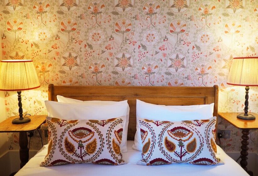 旅馆 Bear And Ragged Staff