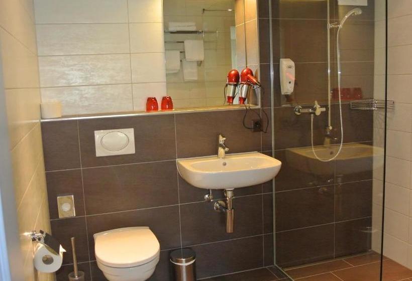 הוסטל Restaurant Jura