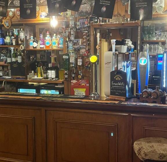 Общежитие The Bridge Inn