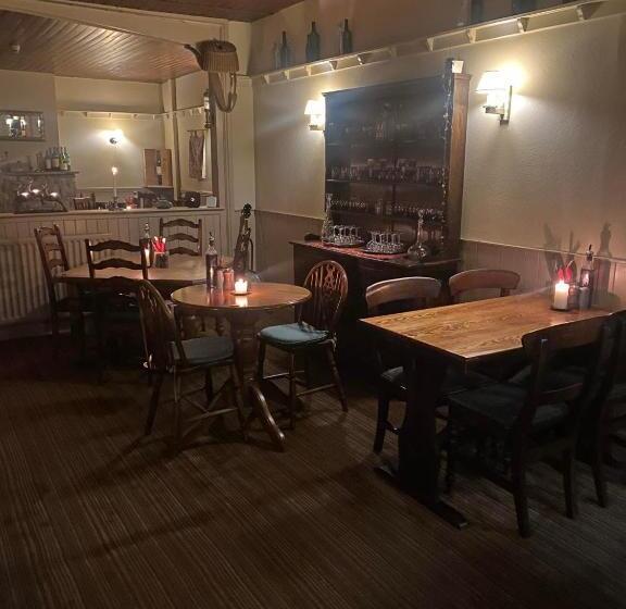 Общежитие The Bridge Inn