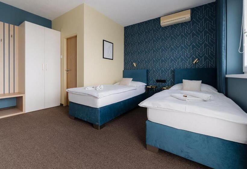 住宿加早餐  Penzion Tofi