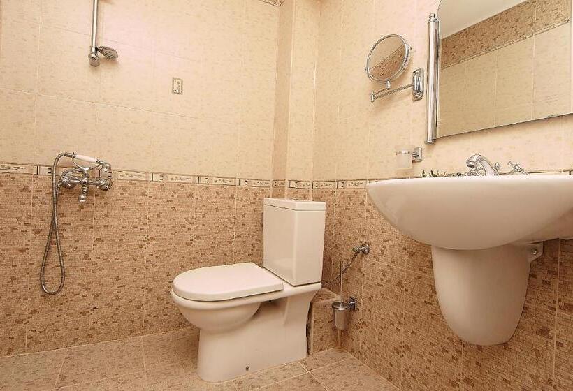 Family Hotel Makedonska Kruchma