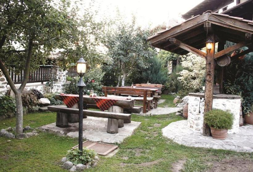 Family Hotel Makedonska Kruchma