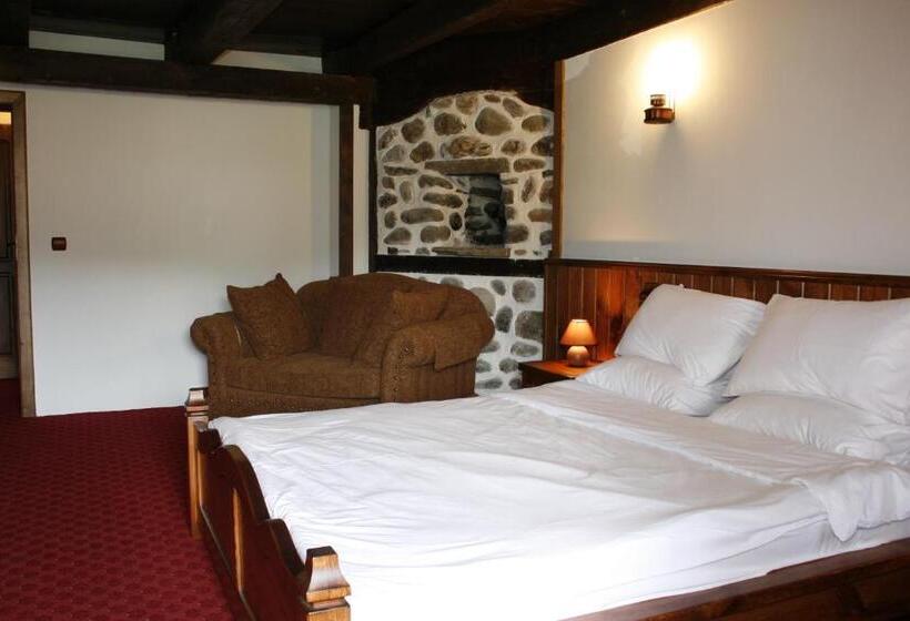 Family Hotel Makedonska Kruchma