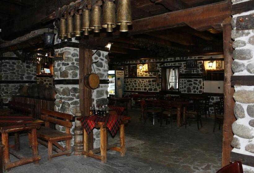 Family Hotel Makedonska Kruchma