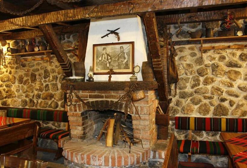 Family Hotel Makedonska Kruchma