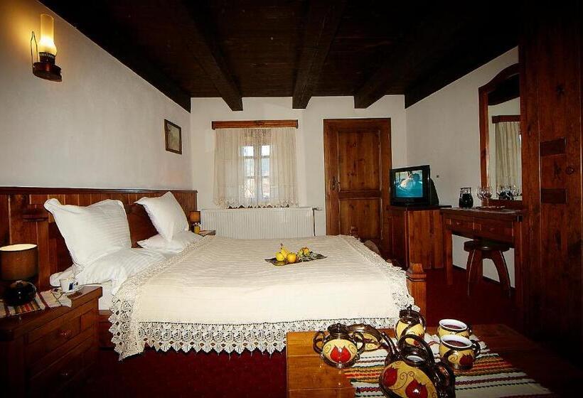 Family Hotel Makedonska Kruchma