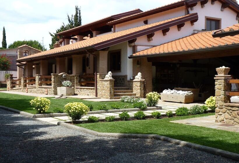 هتل Agriturismo La Rombaia