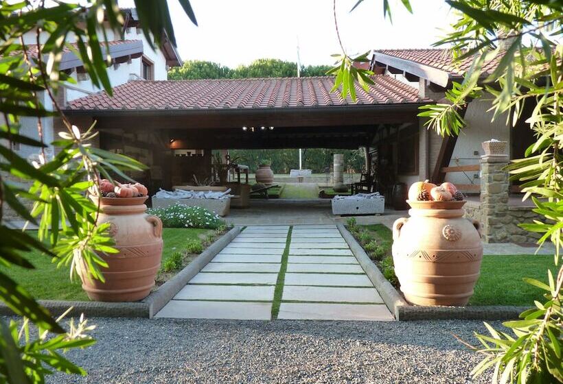 هتل Agriturismo La Rombaia