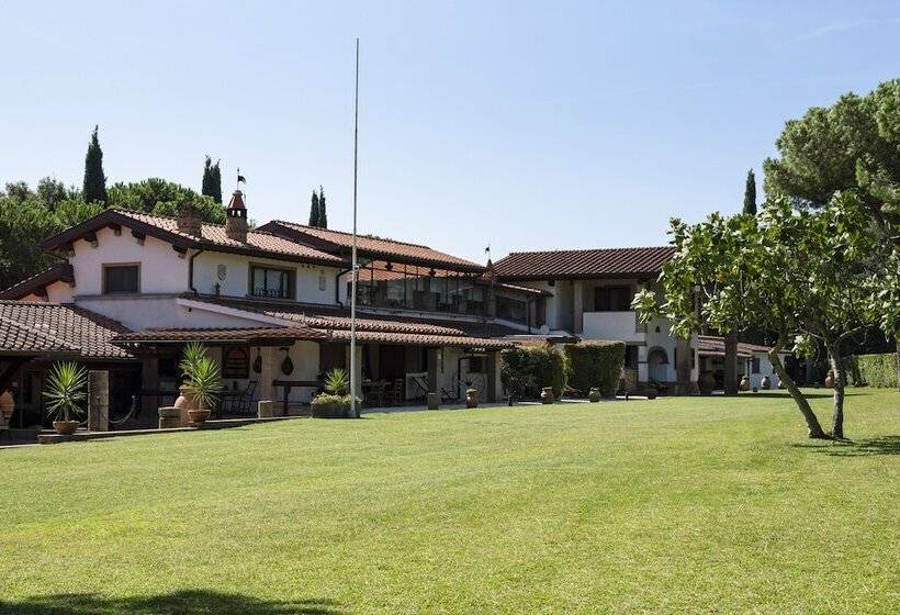 هتل Agriturismo La Rombaia