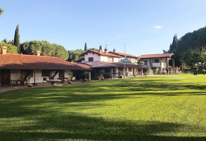 هتل Agriturismo La Rombaia