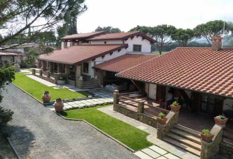 هتل Agriturismo La Rombaia