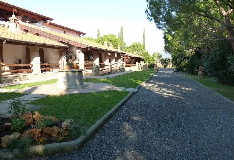 هتل Agriturismo La Rombaia