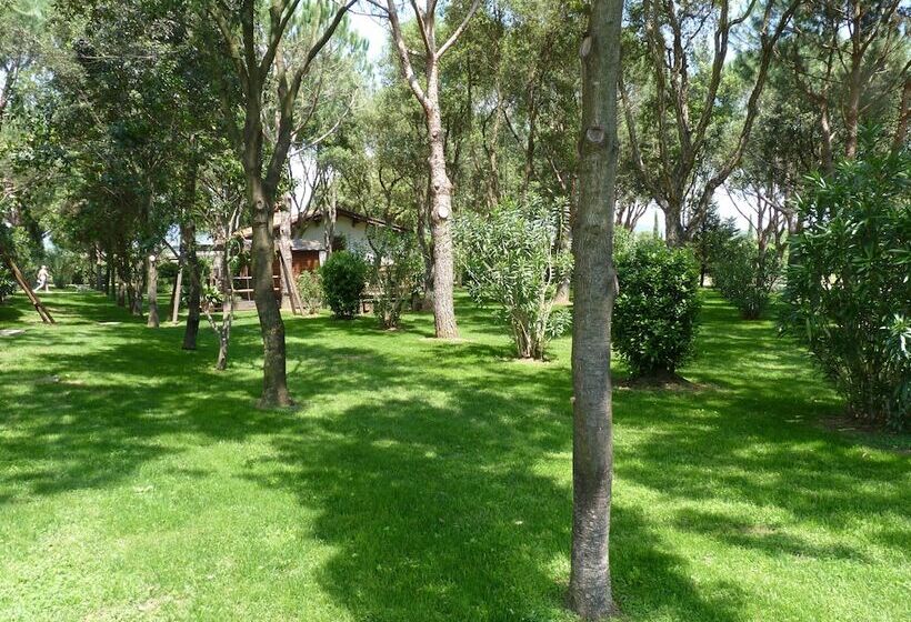 هتل Agriturismo La Rombaia