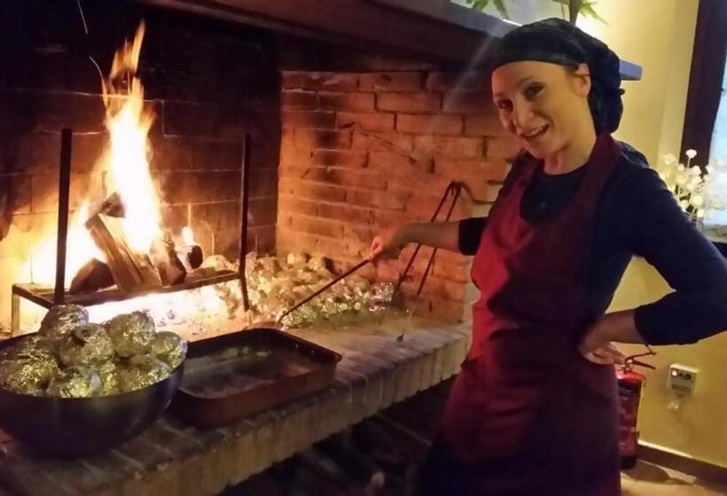Отель Bio Agriturismo Valle Dei Calanchi