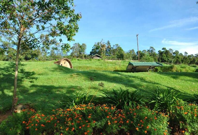 هتل Destiny The Farm Resort