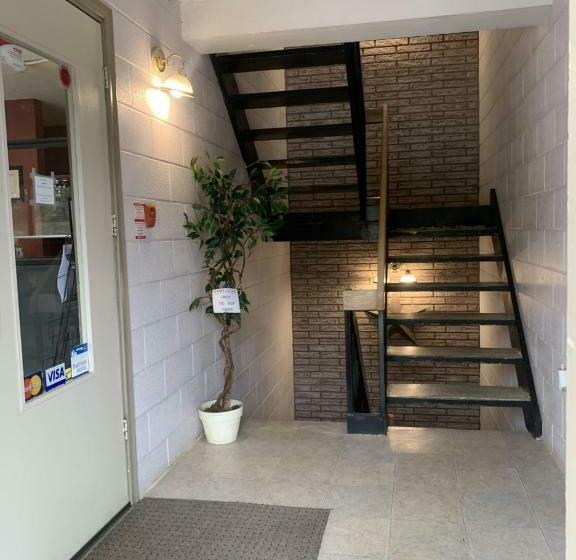 汽车旅馆 Bancroft Inn & Suites