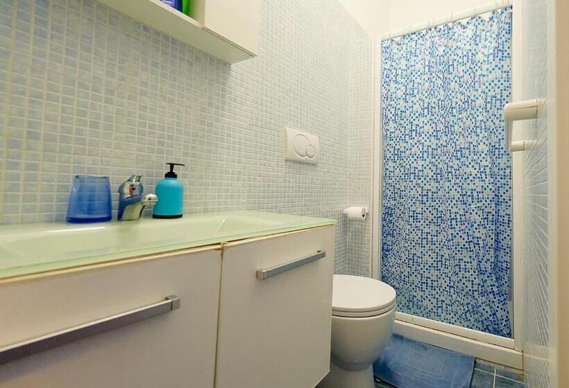 Пансион Adriatic Room 50 M Dalla Stazione Ferroviaria Di Ciampino E Dalla Navetta Aeroportuale