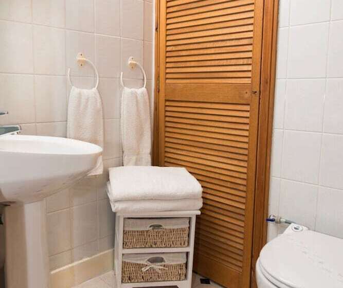 بنسيون Ammonite Lodge