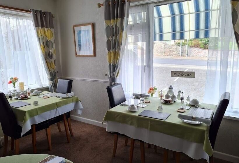 פנסיון Brookside Guest House & Mini Spa