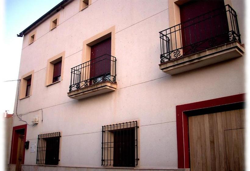 بنسيون Centro Ornitológico El Primillar